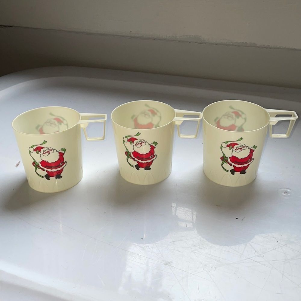 Vtg Anchor Hocking Santa Claus three‎ white  plastic stackable punch party cups